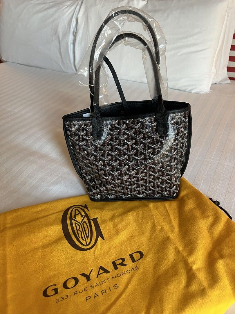 GOYARD Mini Anjou (Category: Luxury Bags & Wallets) located in Manila. Submitted by authenticoutletfindsph (Listing ID 1256996321, Image 1). Description: Fresh from Milan Complete inclusions.
