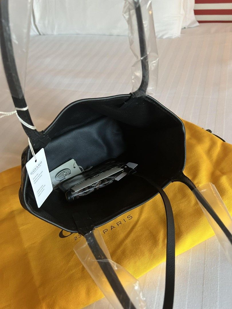 GOYARD Mini Anjou (Category: Luxury Bags & Wallets) located in Manila. Submitted by authenticoutletfindsph (Listing ID 1256996321, Image 3). Description: Fresh from Milan Complete inclusions.