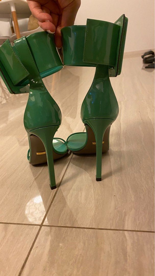gucci emerald heels