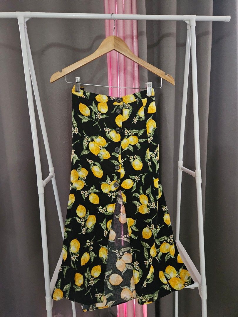 H&m lemon 2024 print skirt