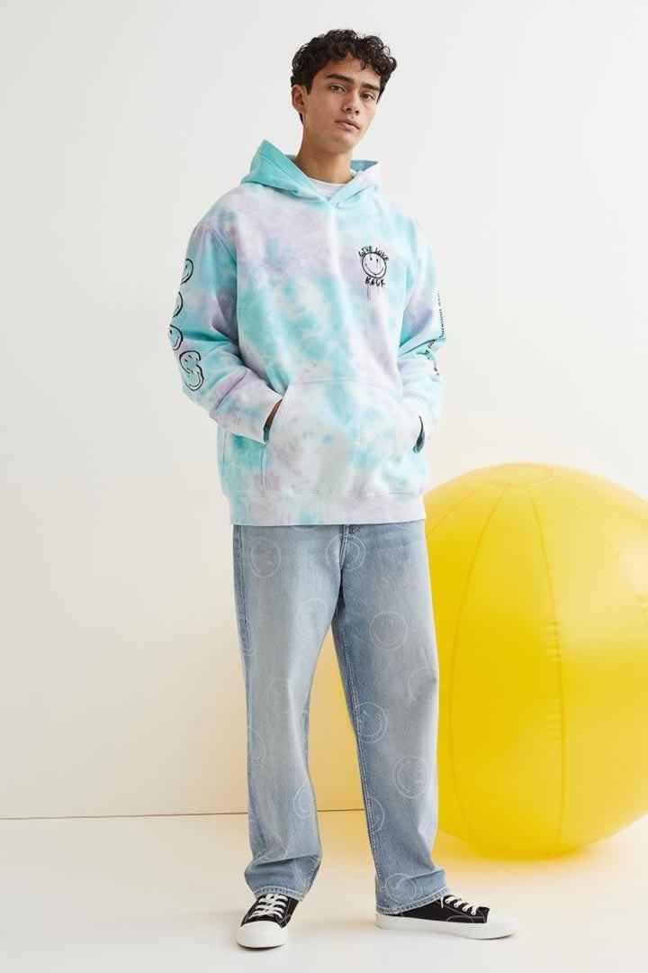 Hu0026M x Smiley Hoodie, Men's Fashion, Tops u0026 Sets, Hoodies on Carousell