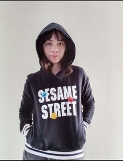 Hoodie Uniqlo UT x Sesame Street size M , rare