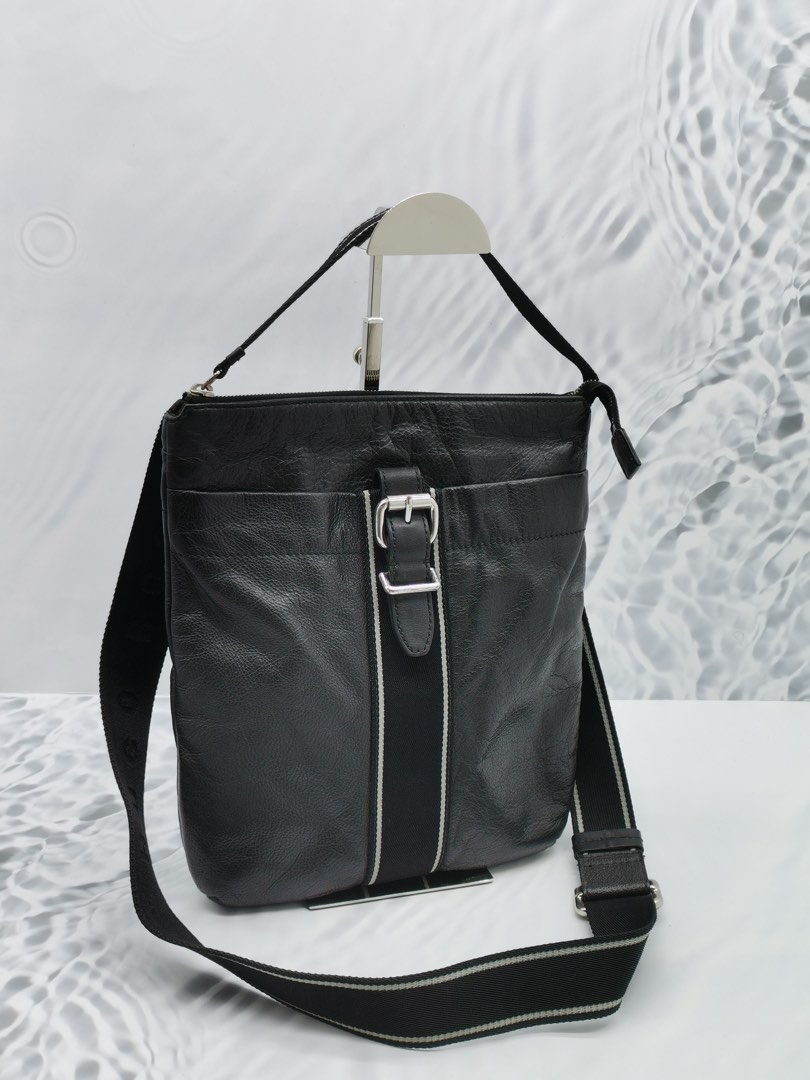 Hugo boss discount small bag