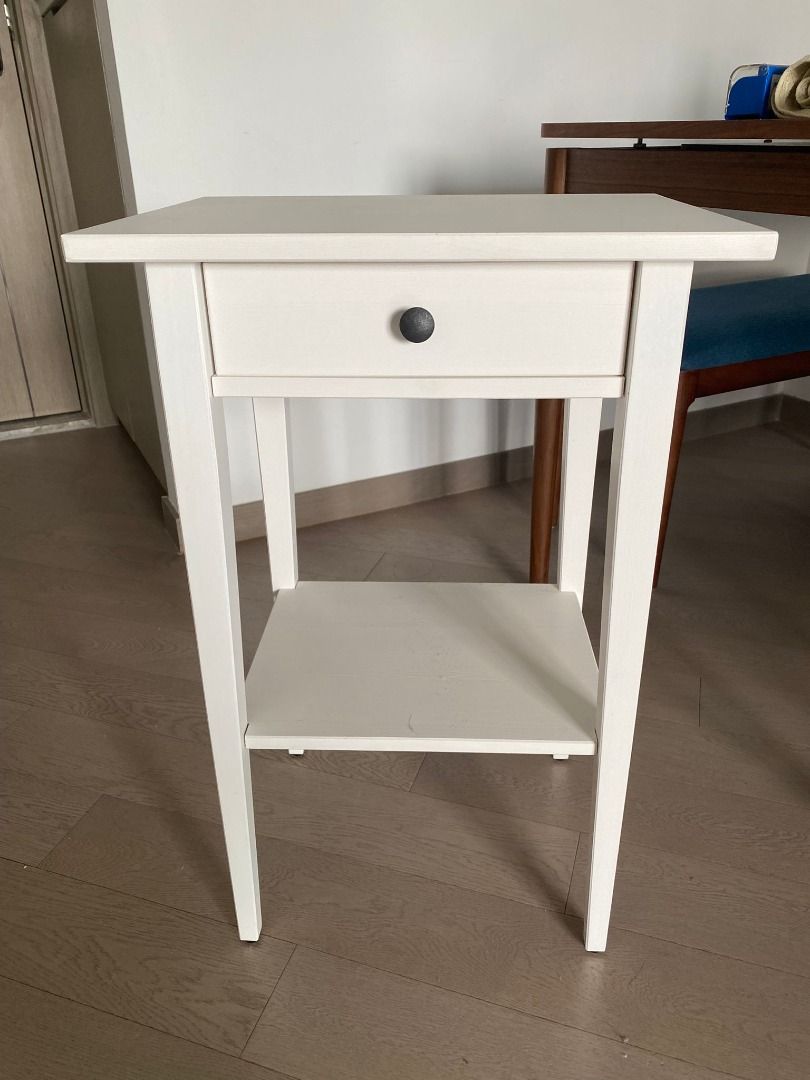IKEA HEMNES bedside table, White Stain, 46x35 cm, 傢俬＆家居, 傢俬, 櫃子、組合櫃及置物架