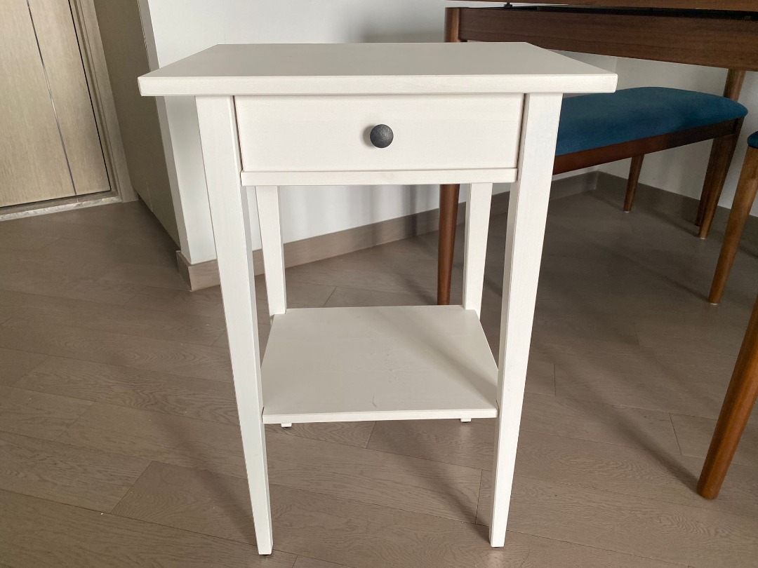 IKEA HEMNES bedside table, White Stain, 46x35 cm, 傢俬＆家居, 傢俬, 櫃子、組合櫃及置物架