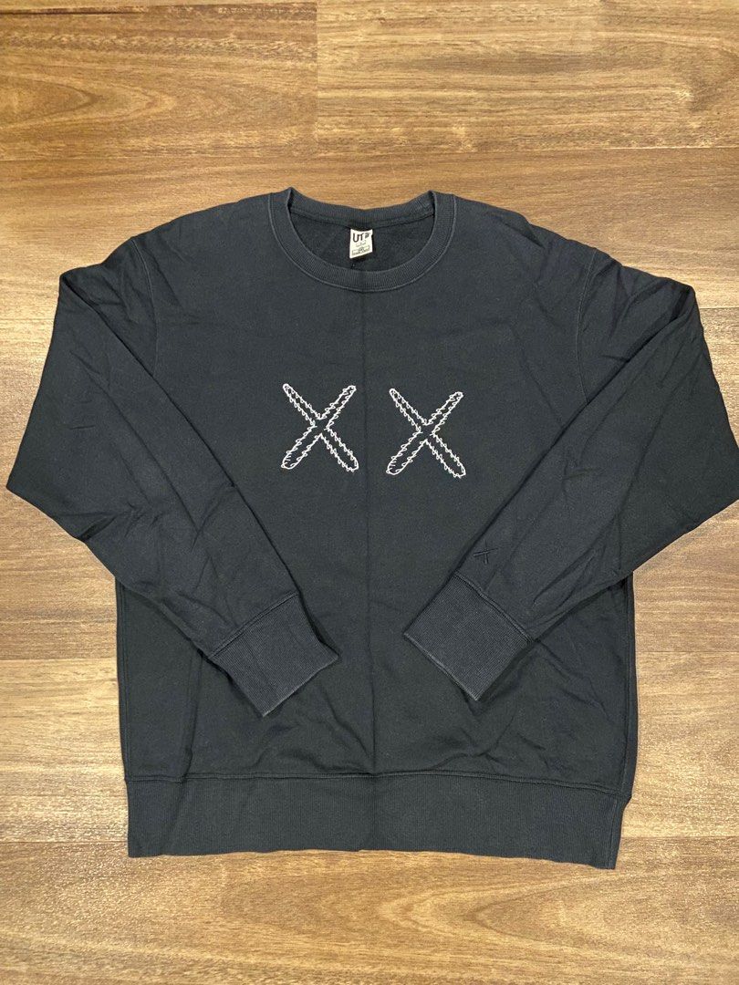 Uniqlo kaws top pullover