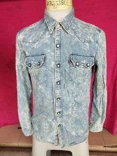 Levi's