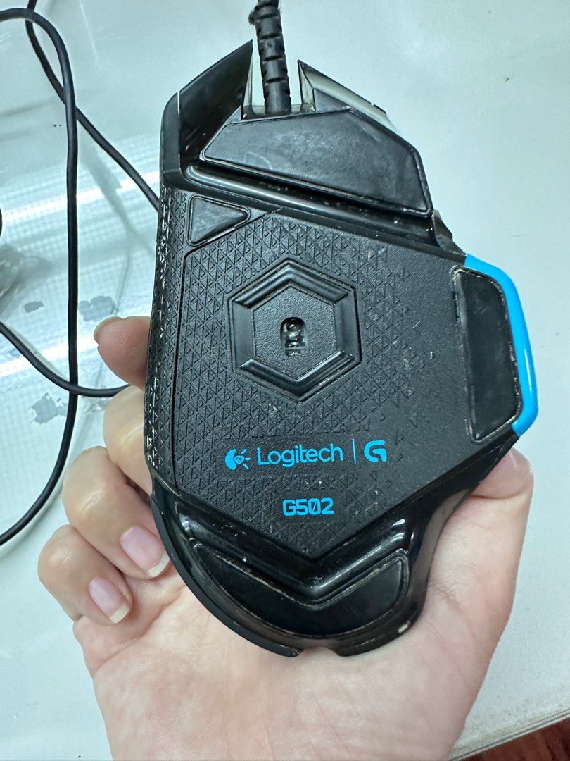 Logitech gaming mouse G502 (Category: Mouse & Mousepads) located in Manila. Submitted by tw.declutters (Listing ID 1256861838, Image 3). Description: .