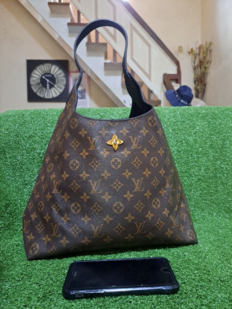 JUST IN: Louis Vuitton Flower Hobo - WHAT 2 WEAR of SWFL