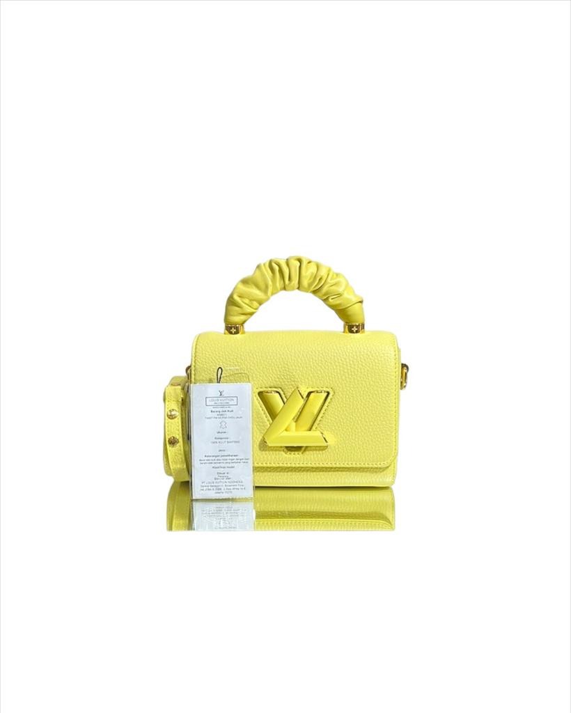 LV twist PM scrunchie jaune ghw chip (box strap mirror tag indo db receipt  2021 64,5mil) 18,5x9x15cm hk, Barang Mewah, Tas & Dompet di Carousell