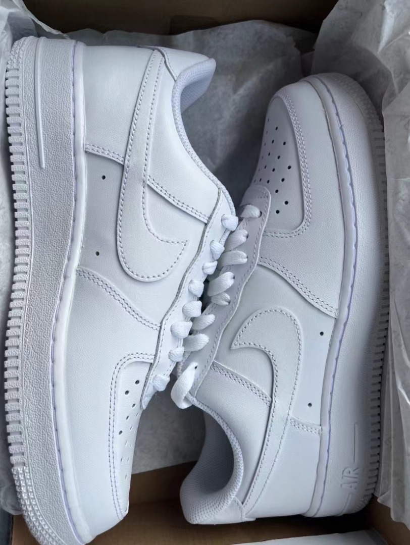 White nike sales air force mens
