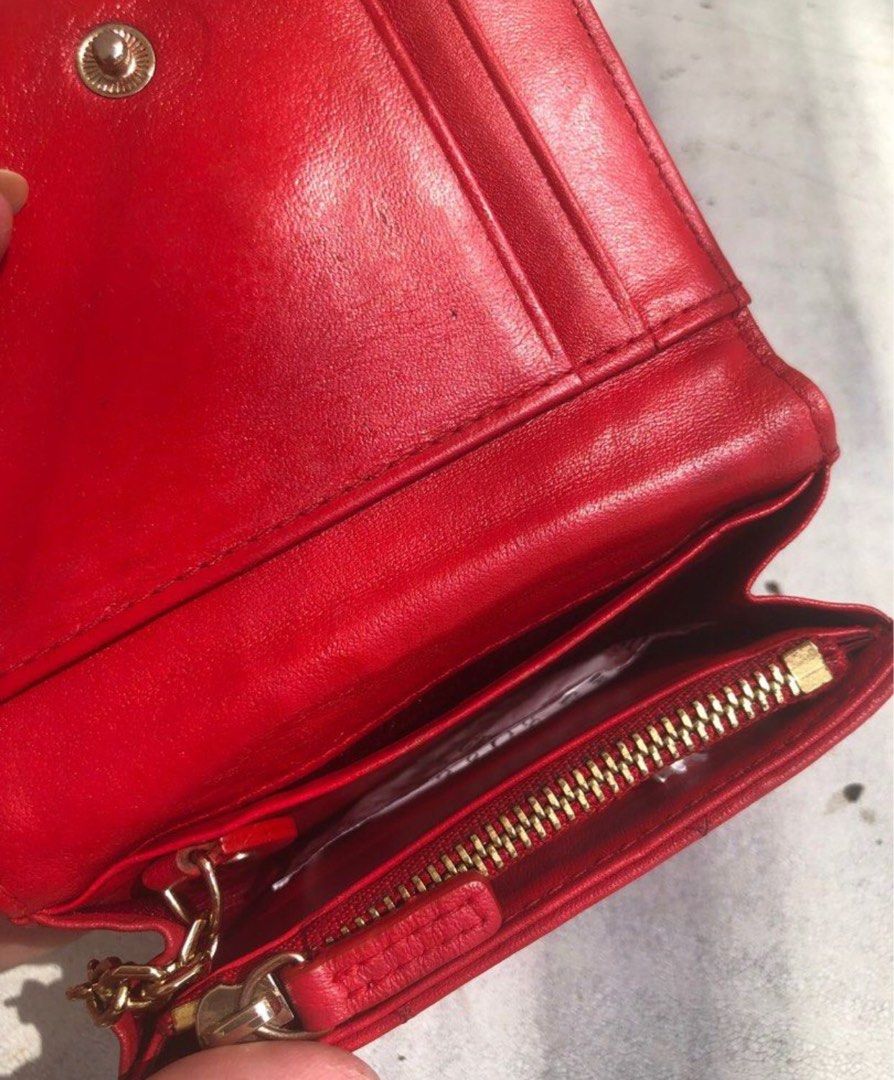 METRO CITY RED WALLET, Fesyen Wanita, Tas & Dompet di Carousell