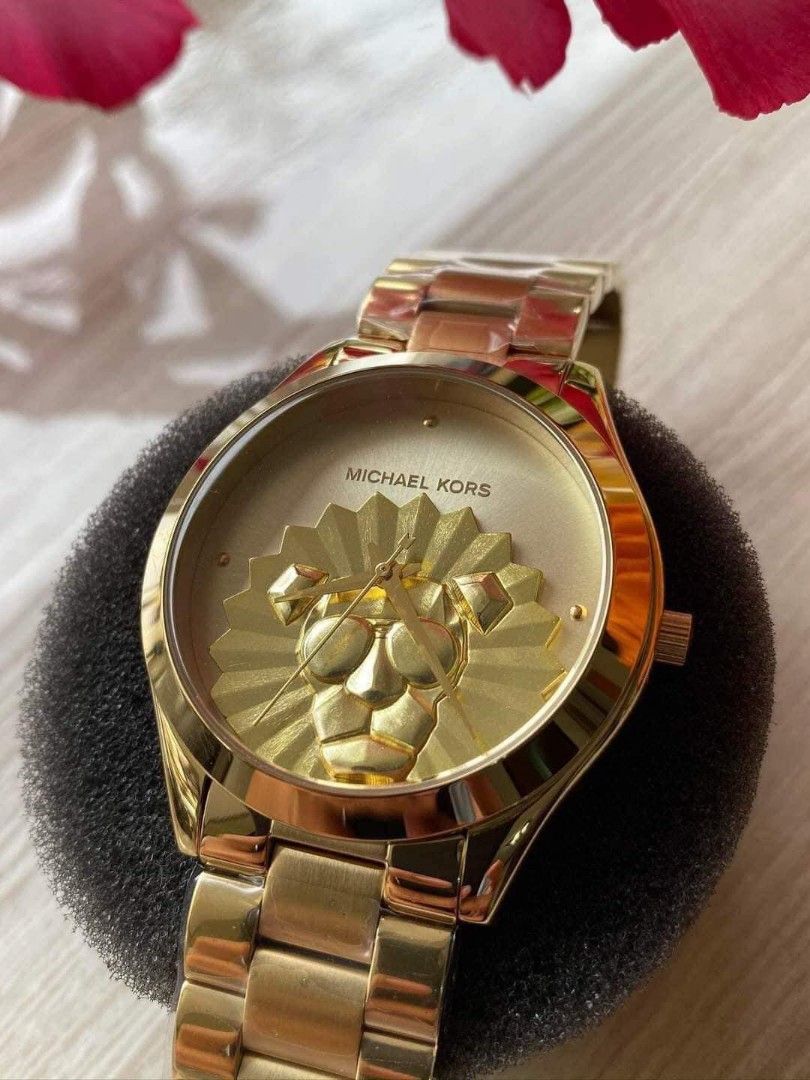 Michael kors hotsell lion watch