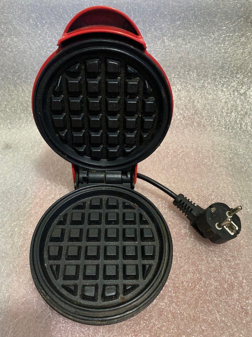 Mini waffle Maker (Category: Bakeware) located in Antipolo. Submitted by cebb888 (Listing ID 1256889876, Image 2). Description: 5” Mini round waffle 220 volts. No Adaptor . Where is - as is.. 99% working condition.. delivery with LBC / JRS or choice of your courier .. Payment G cash .