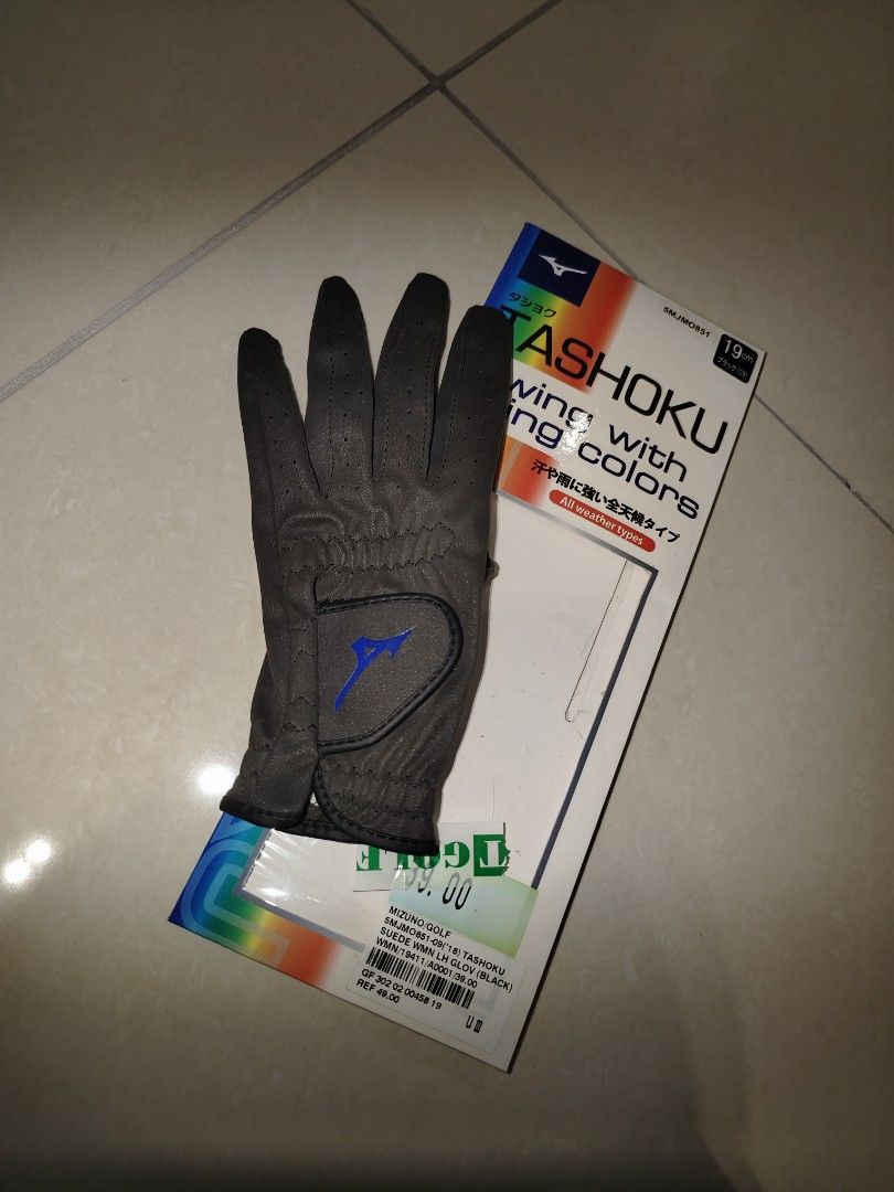 Mizuno glove, Sports Equipment, Sports & Games, Golf on Carousell