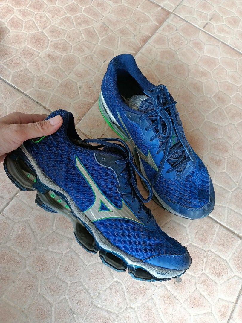 Sepatu mizuno hot sale prophecy 4