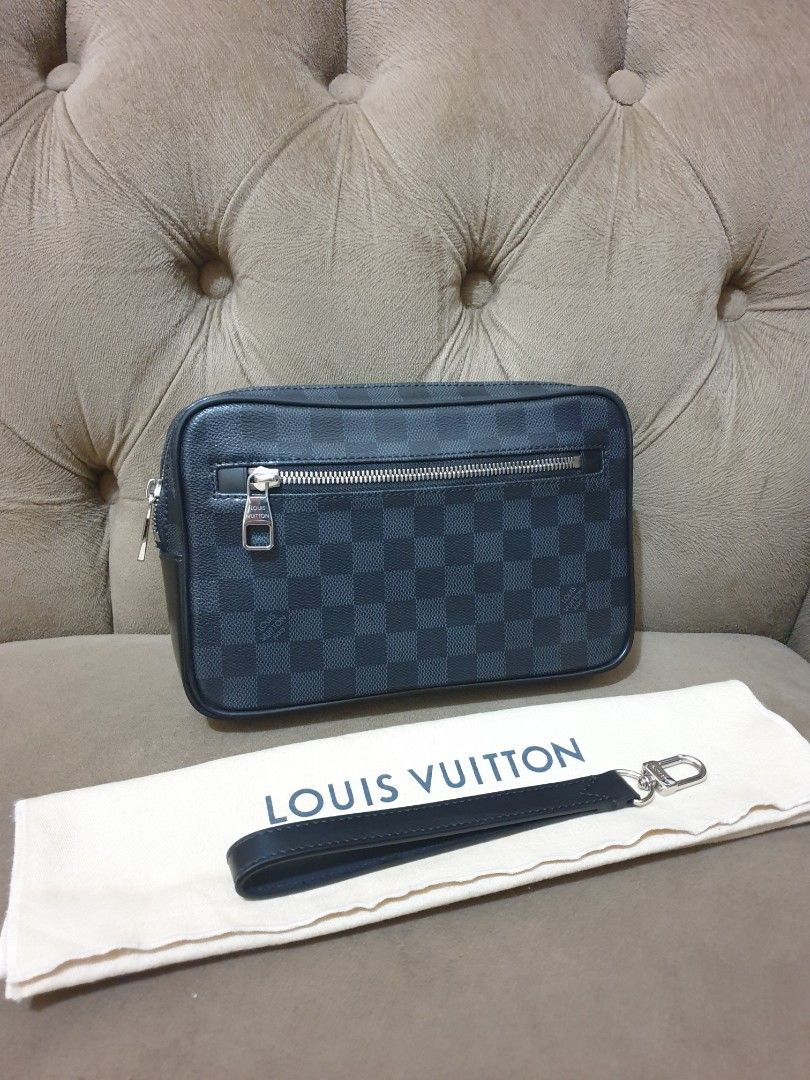 Mulus .authentic clutch louis vuitton .lv, Fesyen Pria, Tas & Dompet ,  Dompet di Carousell