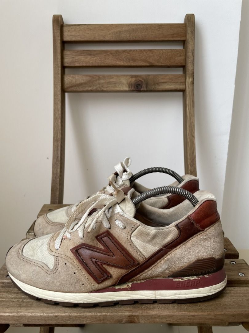 Sepatu sneaker store new balance