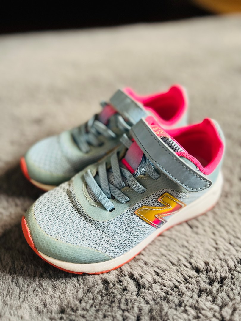 New balance top kids size 11