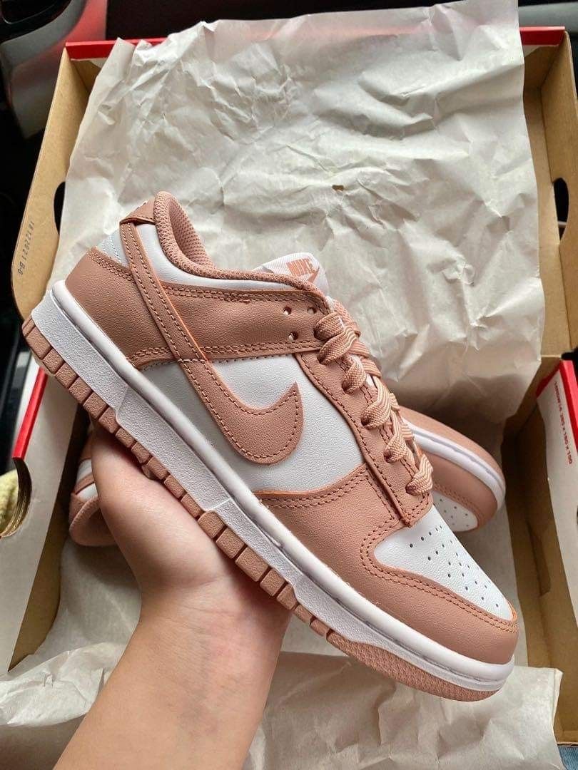 Nike dunks clearance rose gold
