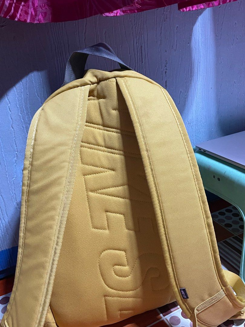 Nike SB Icon backpack yellow (Category: Backpacks) located in Manila. Submitted by mjervick (Listing ID 1256982824, Image 2). Description: For sale: Nike SB Icon Backpack in vibrant yellow. This spacious backpack is perfect for those on the move. Features include: ✅ Ample storage space ✅ 2 convenient side pockets with zippers ✅ Comfortable padded straps ✅ Accommodates 13 - 15 inch laptops In excellent condition! Ideal for meet-ups around Metro Ma