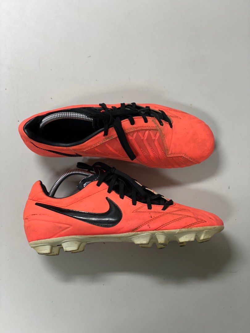 Sepatu Bola Bekas Second Original Nike T90 Shoot HG Size 42 5 atau 27cm Olah Raga Perlengkapan Olahraga Lainnya di Carousell