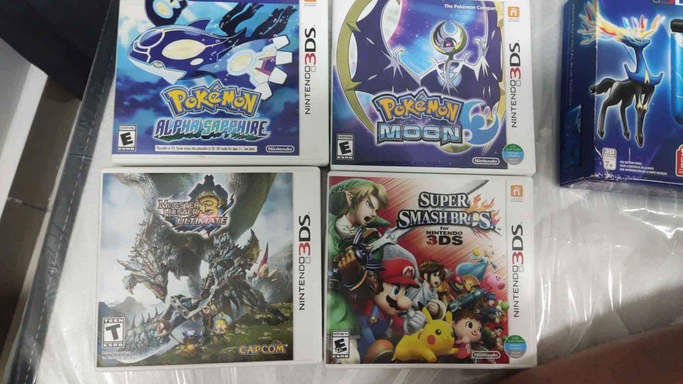 Nintendo 3DS XL old Limited Edition X and Y edition, Video Gaming