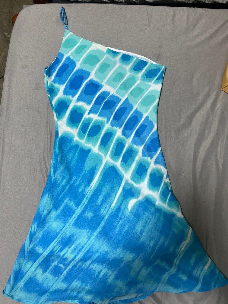 One shoulder dress (Category: Dresses) located in Manila. Submitted by stuffbybees (Listing ID 1256957907, Image 2). Description: .