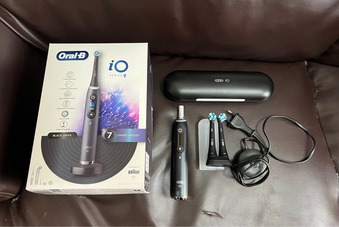 OralB iO Series 9 Rechargeable Electric Toothbrush [Free 2 Brand New