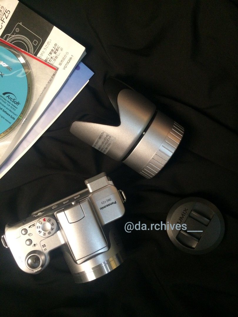 PANASONIC LUMIX DMC-FZ5 (Category: Cameras) located in San Ildefonso. Submitted by div.clutter_ (Listing ID 1256936369, Image 1). Description: 🌱 brand new w/ box (complete set) 🌱 no issue SHORT DESCRIPTION 📌 can take stills & video 📌 easy to use 📌 compact 📌 12x optical zoom 📌 Leica lens 📌 have different shooting mode check this link for more information: https://m.dpreview.com/reviews/panasonicfz5 🦋 i can send more sample pictures via dm
