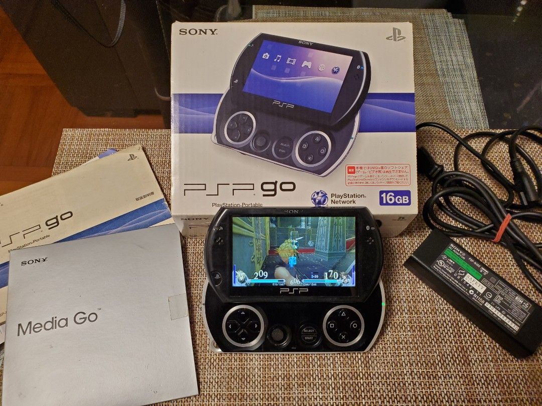PSP Go N-1000 黑色有盒, 電子遊戲, 電子遊戲機, PlayStation - Carousell