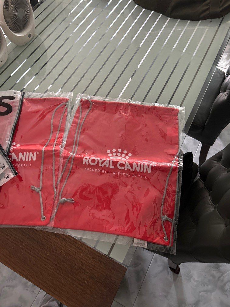 Royal canin sale red bag