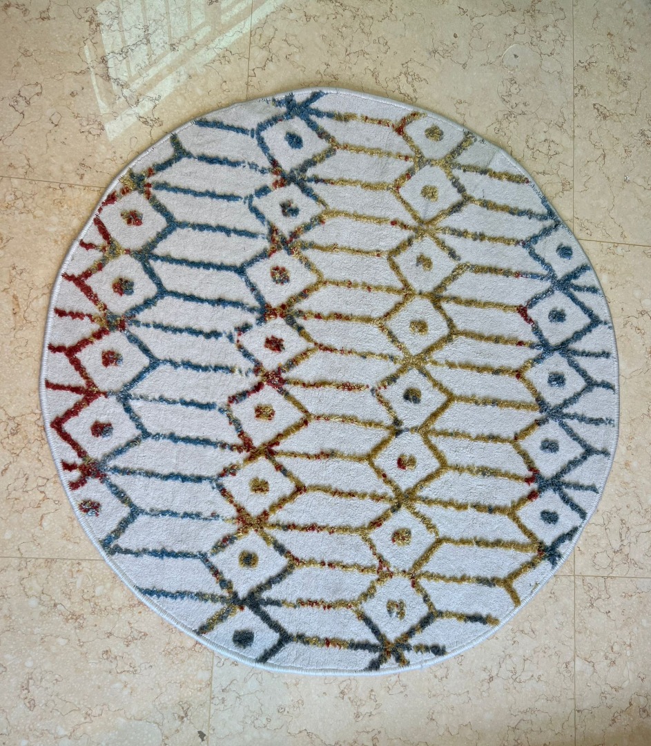 Rug in Round shape - 3 feet size - Lightly used, Furniture & Home ...