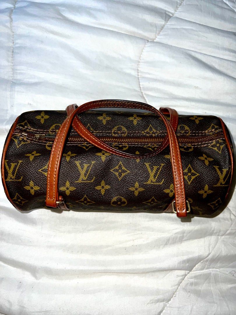 Sold at Auction: VINTAGE LOUIS VUITTON PAPILLON BARREL PURSE w MINI