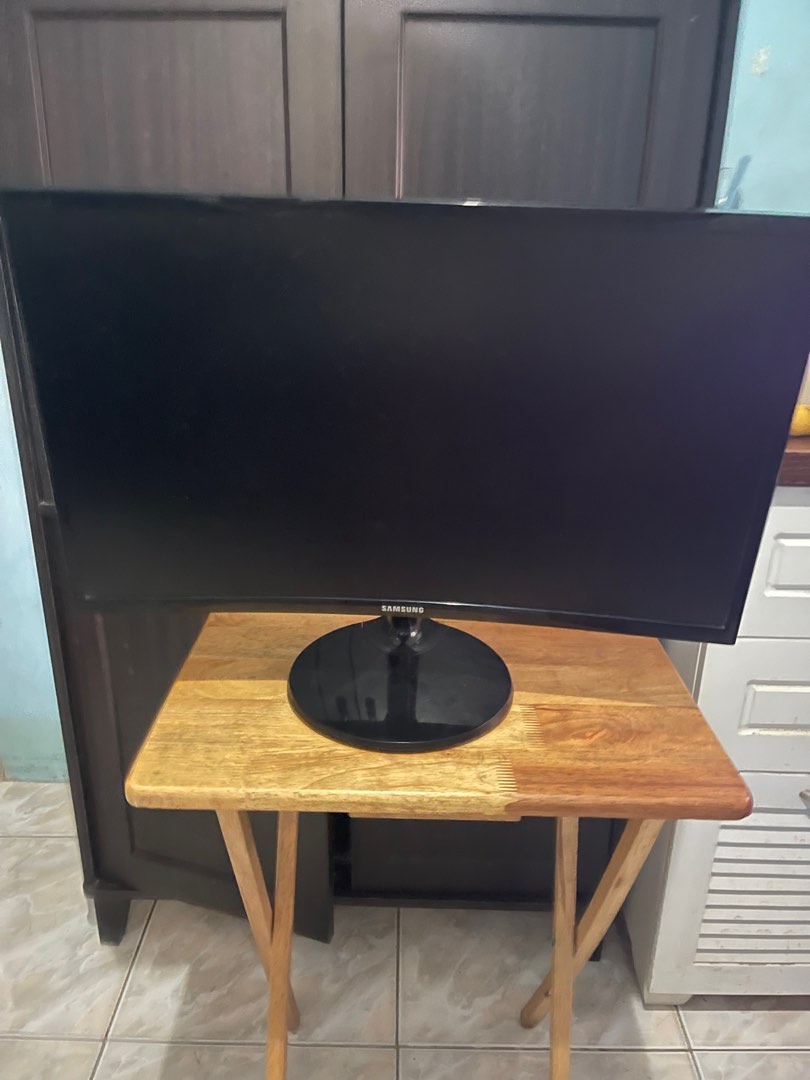 SAMSUNG MONITOR (BROKEN), Computers & Tech, Parts & Accessories