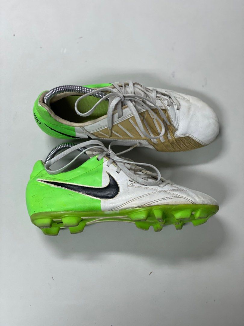 Sepatu bola nike f90 2025