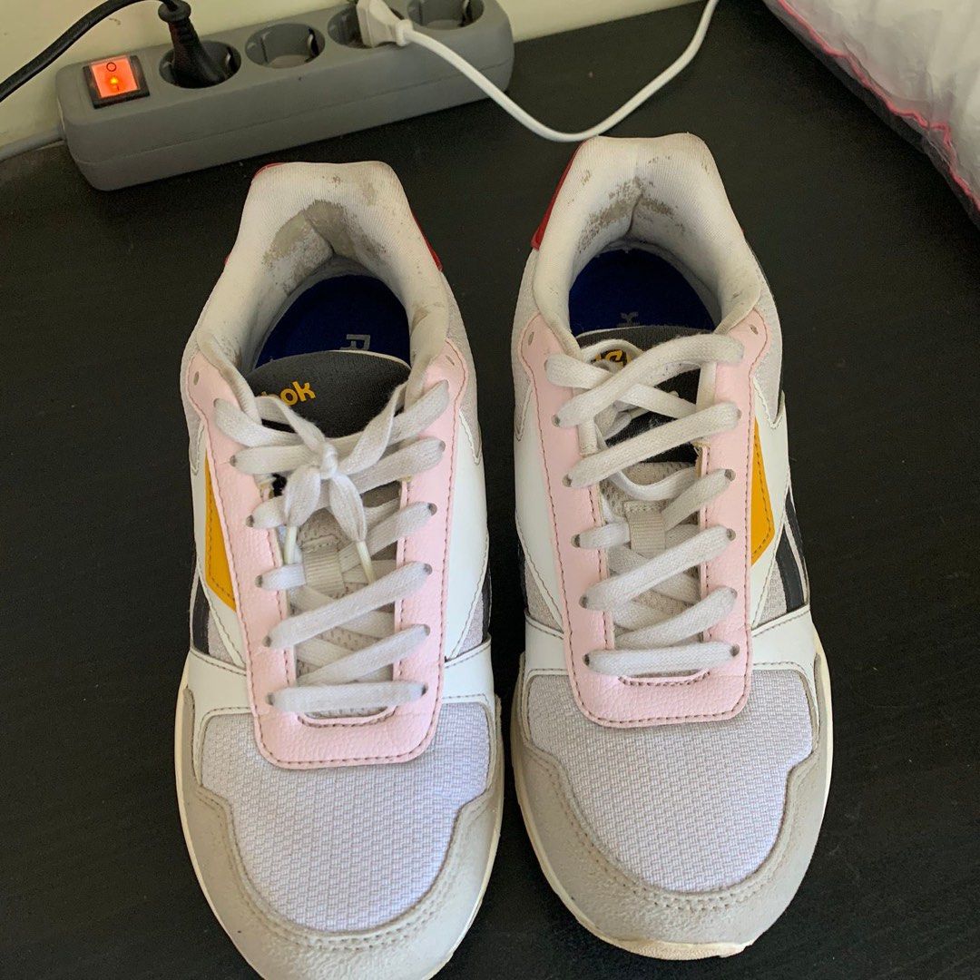 Sepatu cewek sneakers REEBOK x Wanna One Royal Bridge size US