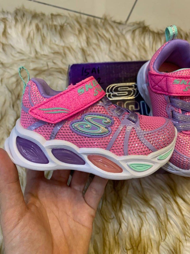 Skechers s hotsell lights shimmer beams