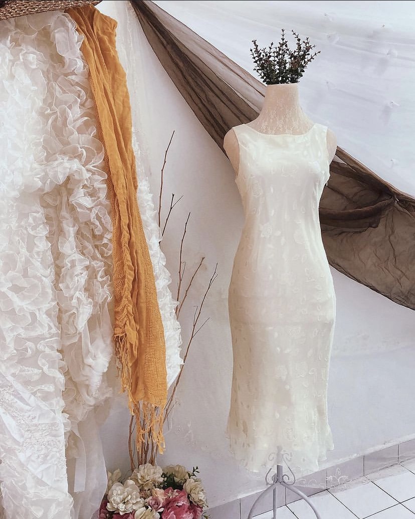 Pastel yellow midi dress sales
