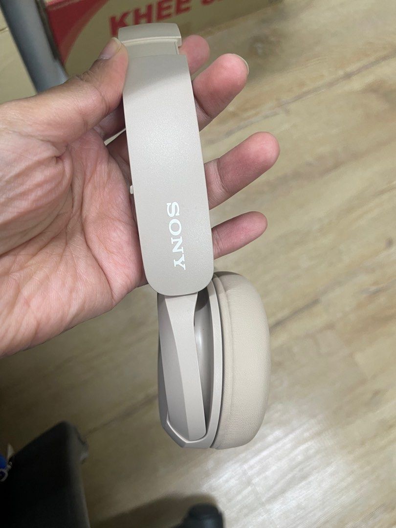 Wch 400 best sale sony