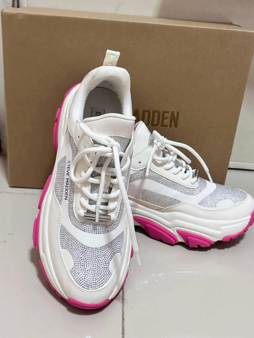 Steve Madden rubber shoes size 9 limited edition Women s Fashion Footwear Sneakers on Carousell