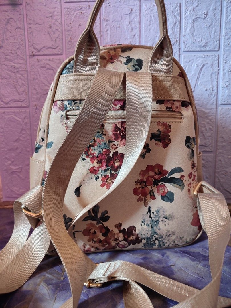 Ladies best sale floral backpack