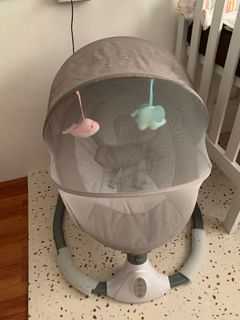 SUPER SALE Pre-loved Electric Baby Rocker!!! (2 months old only)