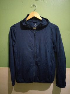 (Category: ) located in . Submitted by bundleuniqlo4all (Listing ID 1256977980, Image 1). Description: .