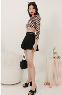(Category: ) located in . Submitted by buysellcloset (Listing ID 1256910966, Image 1). Description: .