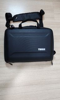 Thule Macbook Pro laptop bag 16"
