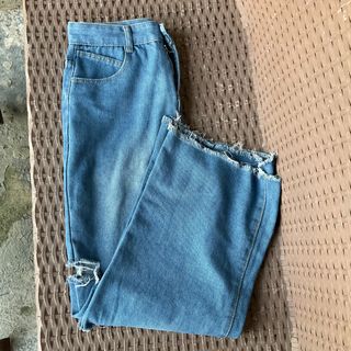 (Category: ) located in . Submitted by mai.decluttering (Listing ID 1256917952, Image 1). Description: .