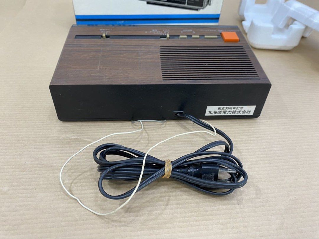 Toshiba clock radio vintage, Furniture & Home Living, Home Decor