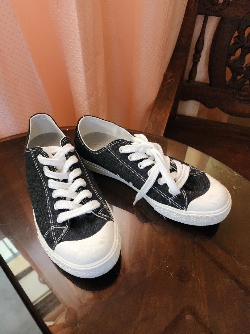 Converse uniqlo sales