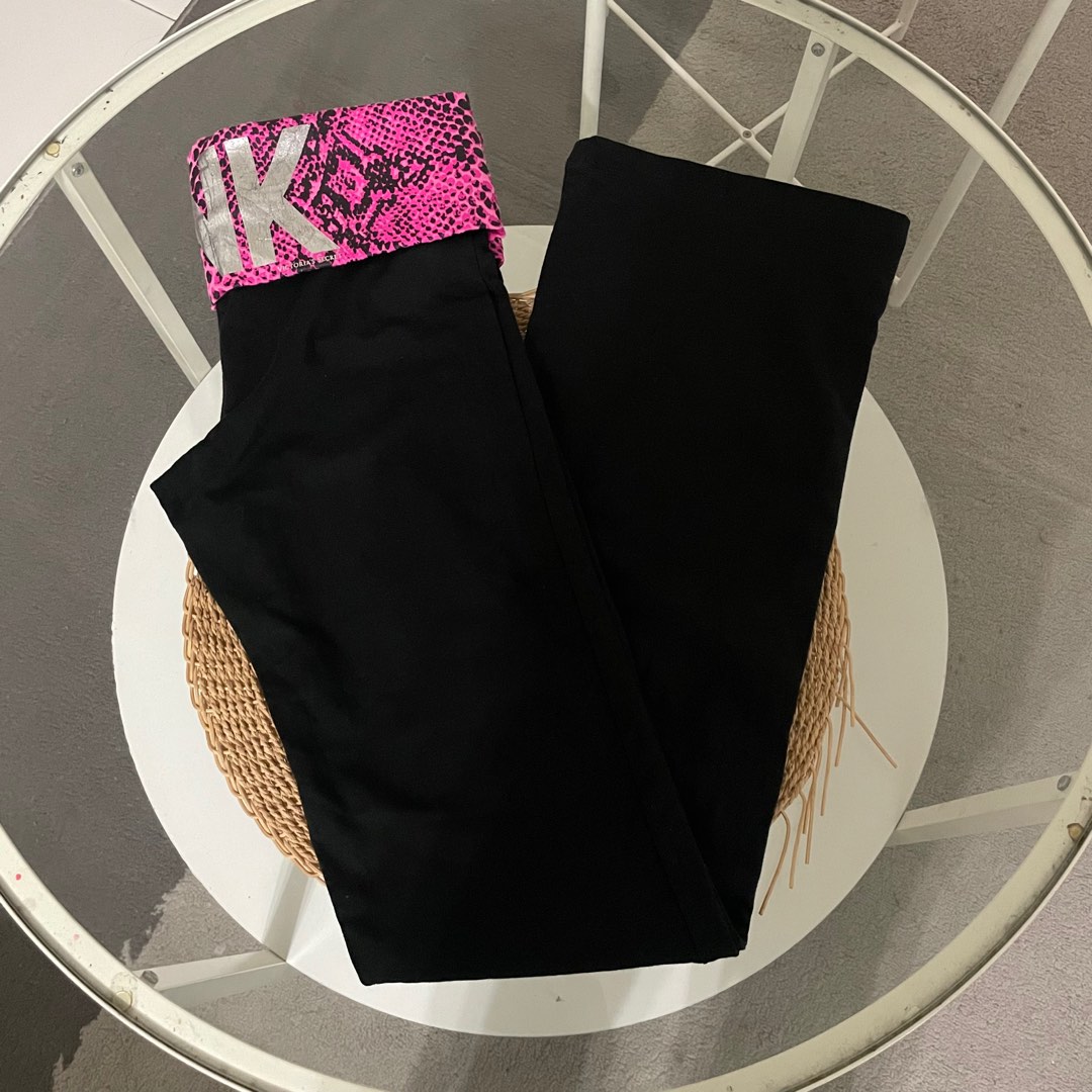 Victoria Secret Pink Yoga Pants Flare Tight Stretch Size S, Women's  Fashion, Activewear on Carousell